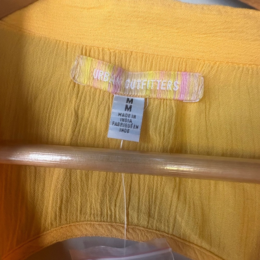 NWT‎ Urban Outfitters Yellow Open Back Button Down High Low Peplum Top Medium - Picture 6 of 11